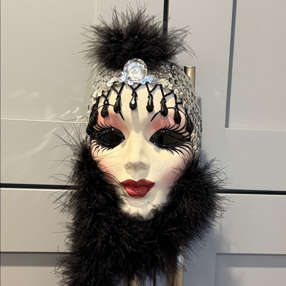 Elegant Black and Silver Feathered Mask ceramics